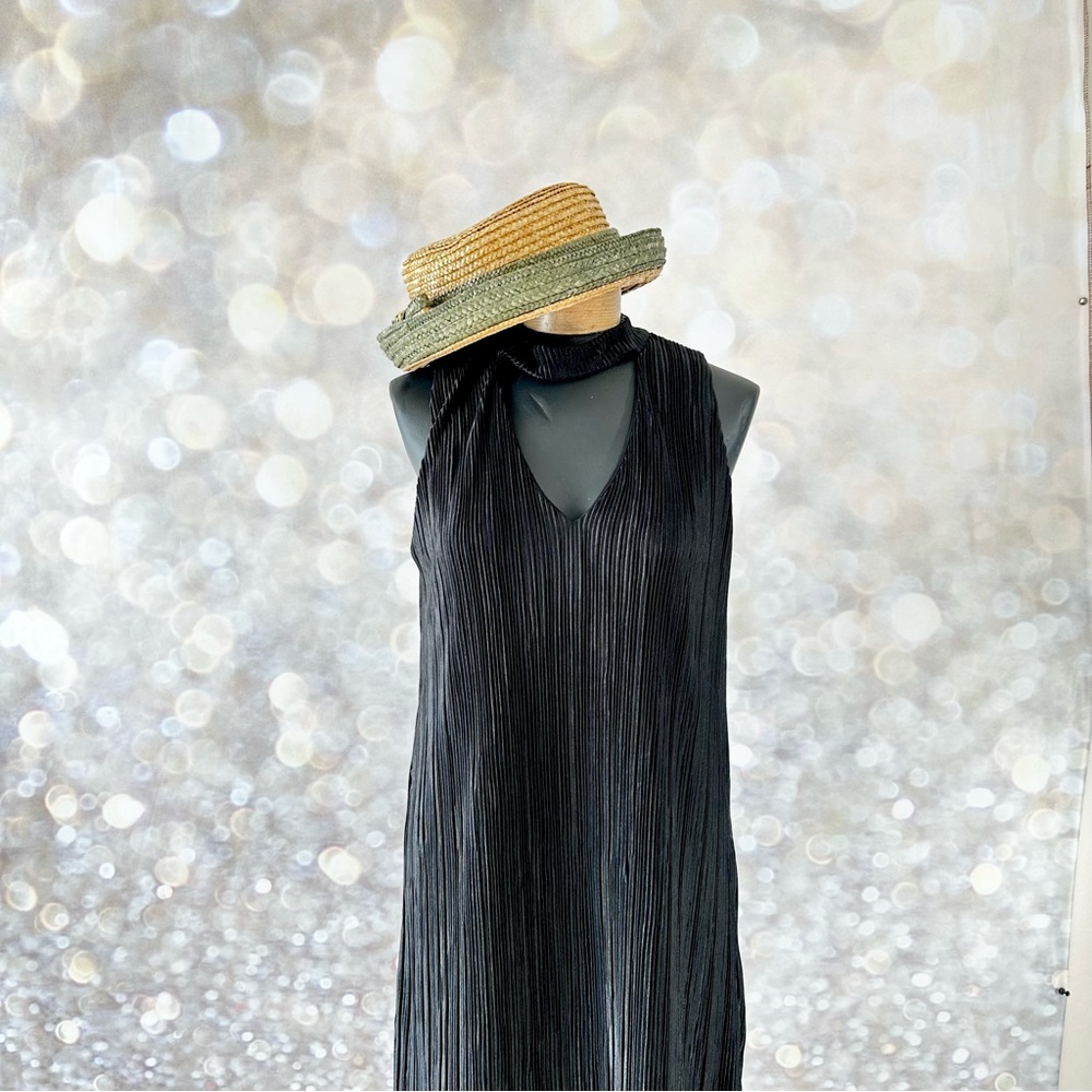 Soho Apparel Petite Medium Black Pleated High Collar with Open Neck A-Line LBD - Picture 10 of 14
